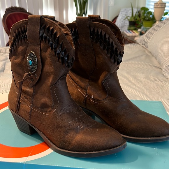 Rampage Shoes - Brown Rampage